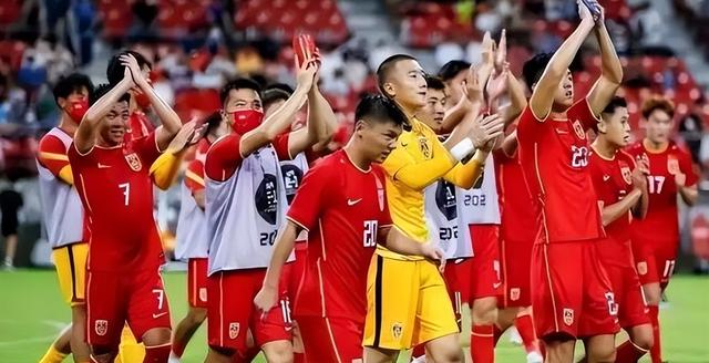 生死之战打响！中国男足对决韩国，输球基本