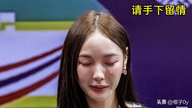 女模特私密视频意外泄露遭疯狂传播，本人崩溃痛哭，恳求不要观看(超模录像)